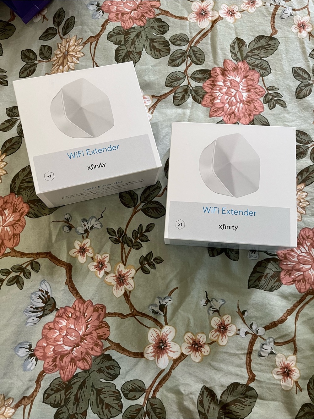 🌟Xfinity Plug In Wifi Extender With 2 ports (1 available)